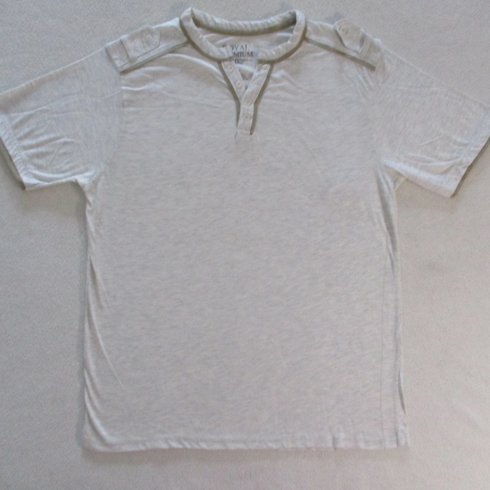 Royal Premium  Men T Shirt L Short Sleeves